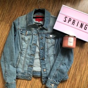 GUESS | LIGHT WASH JEAN JACKET